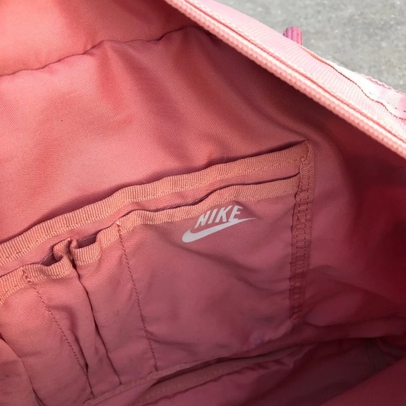 nike sportswear tote bag - Picture 8 of 11